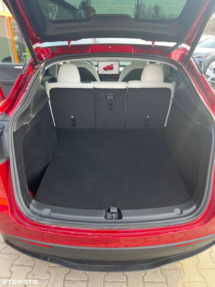 Tesla Y Long Range AWD - 12