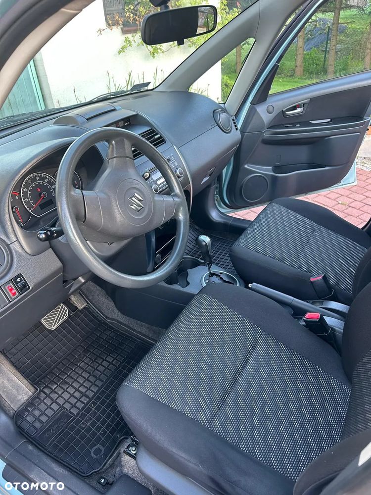 Suzuki SX4 - 10