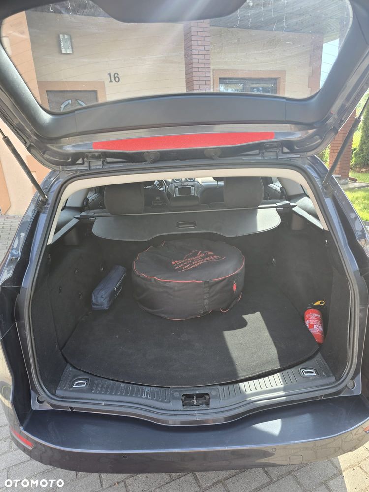 Ford Mondeo 2.0 Ambiente - 8