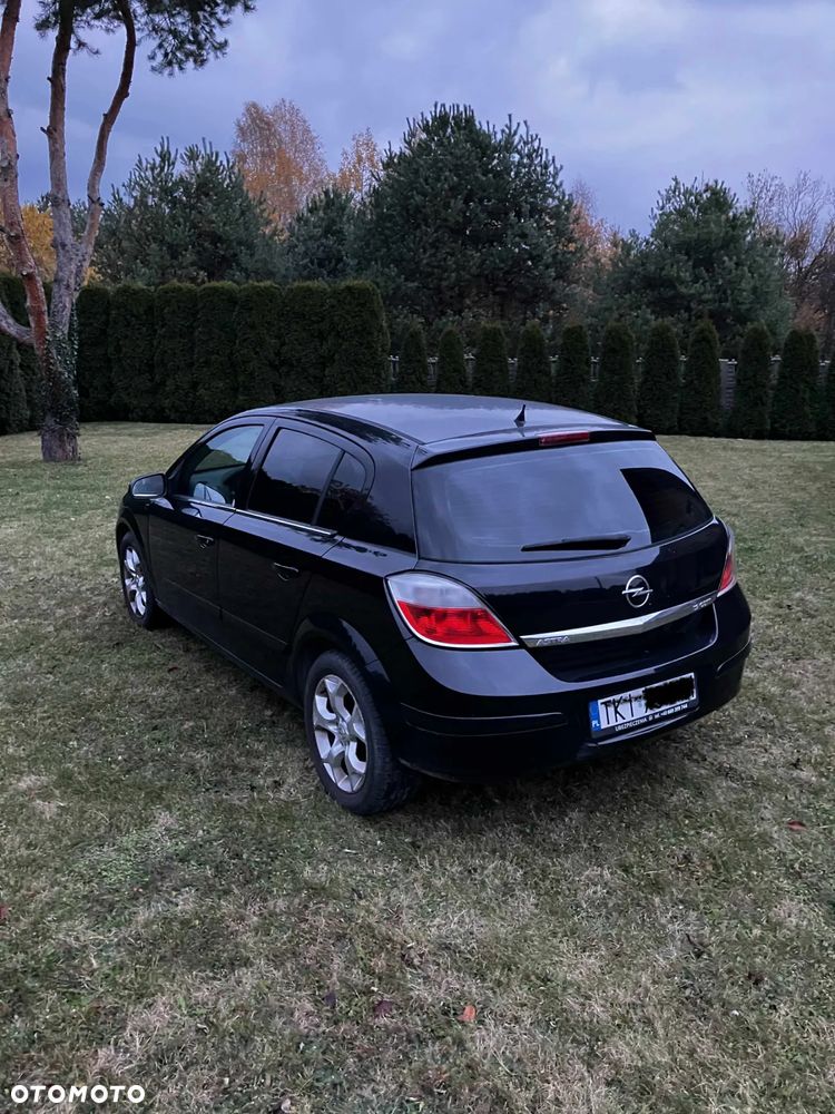 Opel Astra 1.9 CDTI Cosmo - 4