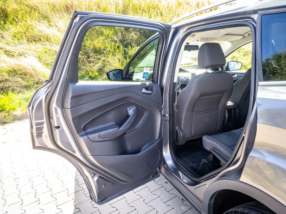 Ford Kuga 1.6 EcoBoost 4WD Titanium - 32