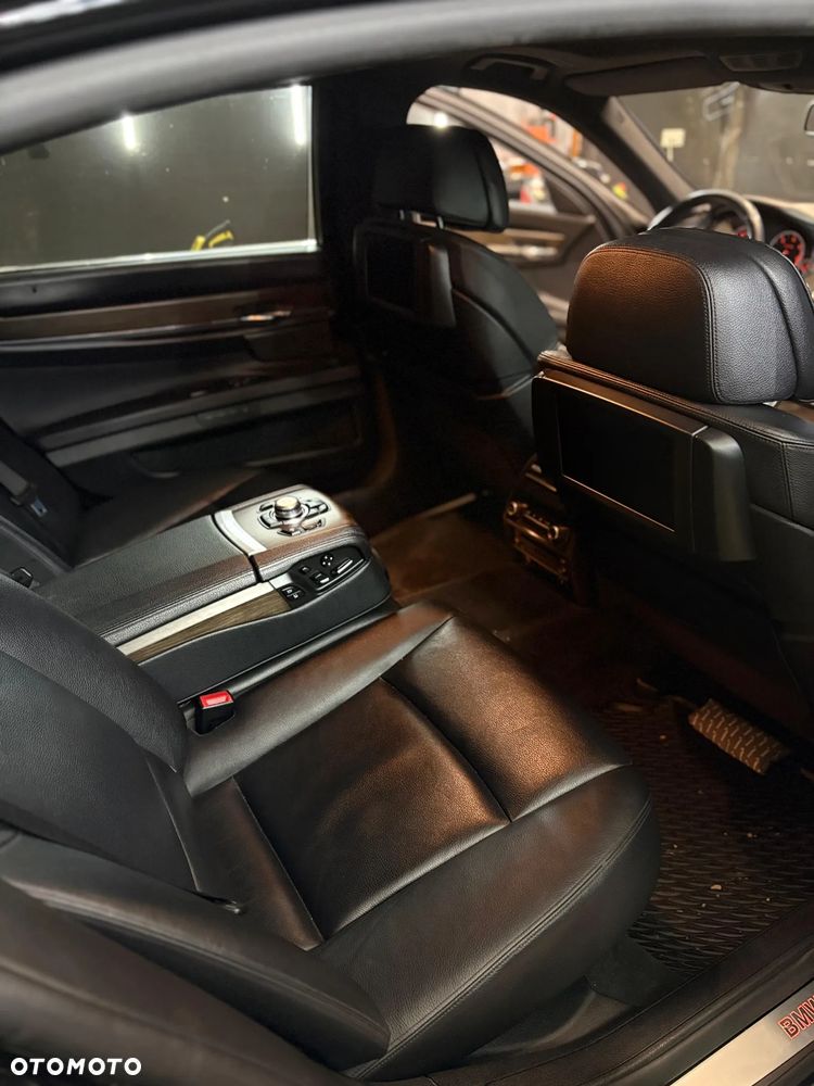 BMW Seria 7 730d L - 23
