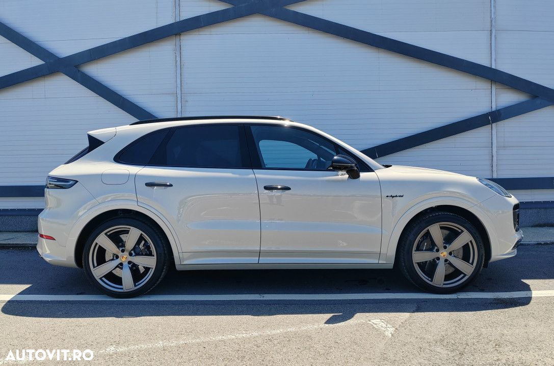 Porsche Cayenne Turbo E-Hybrid Tiptronic S - 3