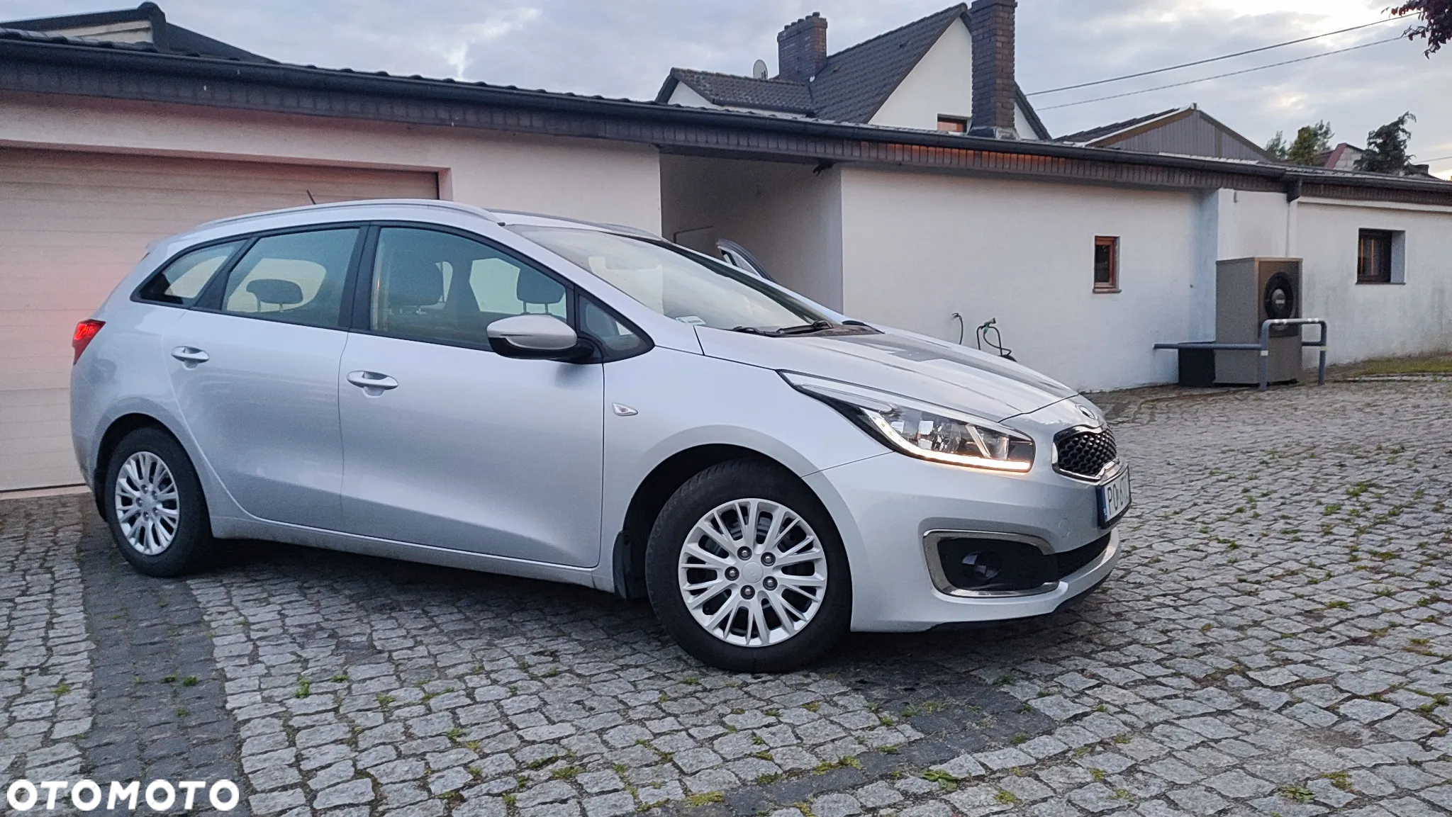 Kia Ceed Cee'd 1.4 CRDi M - 4