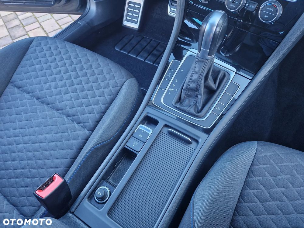 Volkswagen Golf 2.0 TDI R-Line DSG - 7