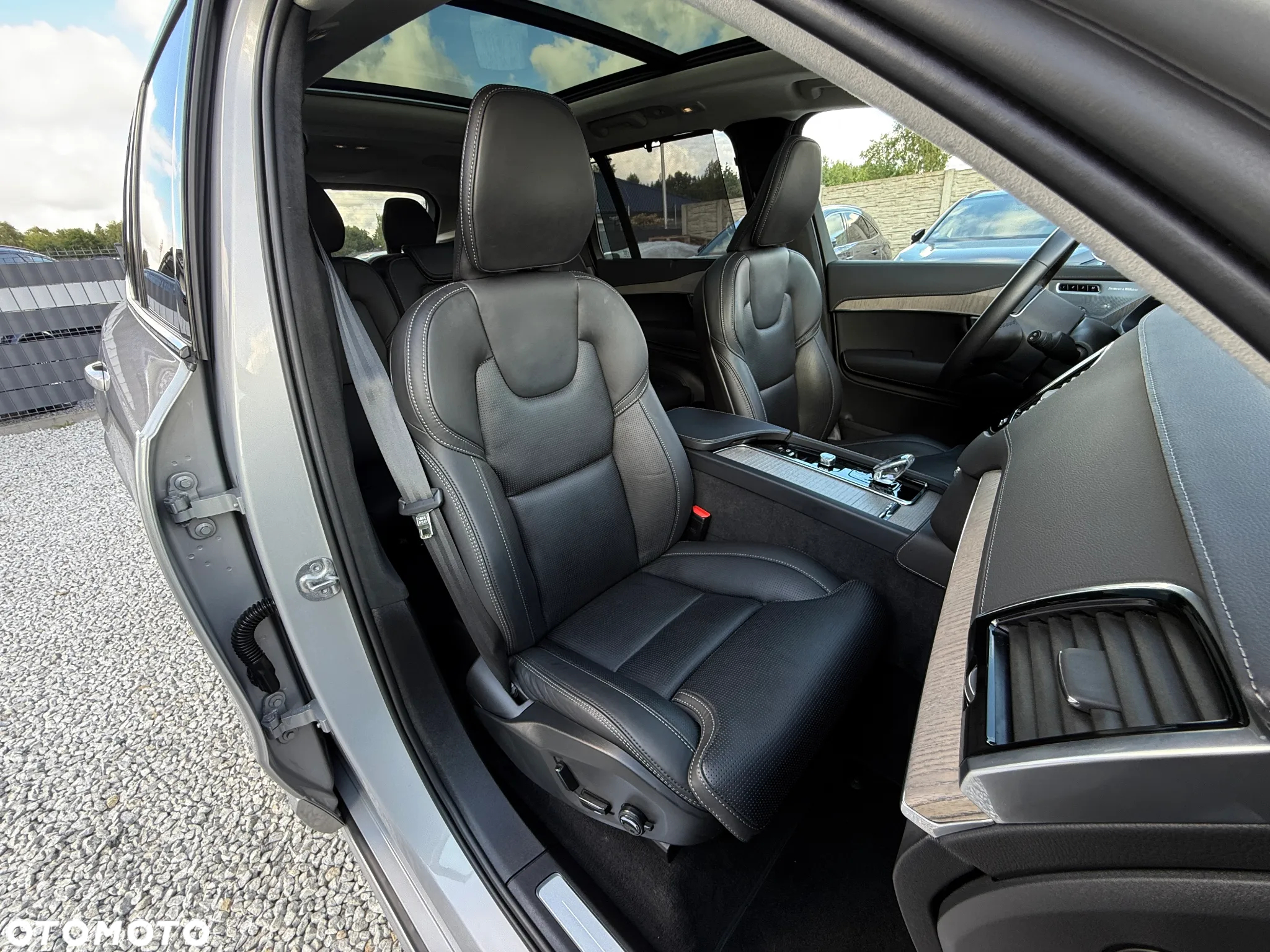 Volvo XC 90 T8 AWD Plug-In Hybrid Ultimate Dark 7os - 35
