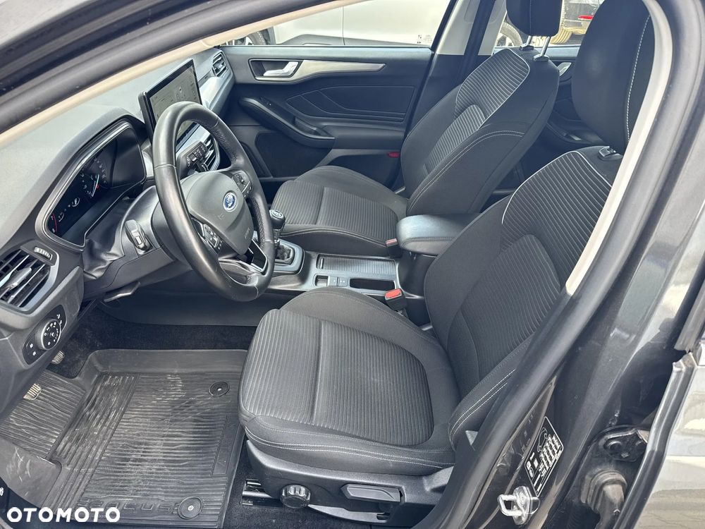 Ford Focus 1.0 EcoBoost Titanium Design - 11
