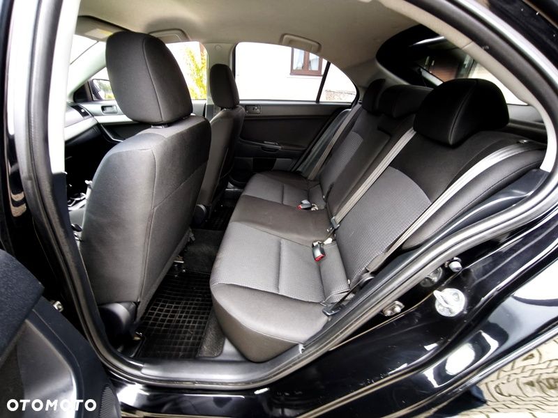Mitsubishi Lancer - 7
