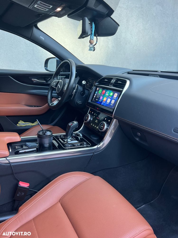 Jaguar XE P250 RWD R-Dynamic S - 5