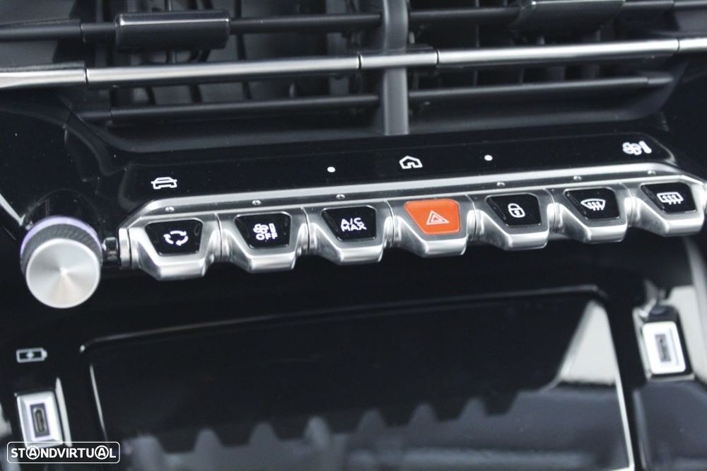 Peugeot 208 1.2 Hybrid Allure e-DCS6 - 31