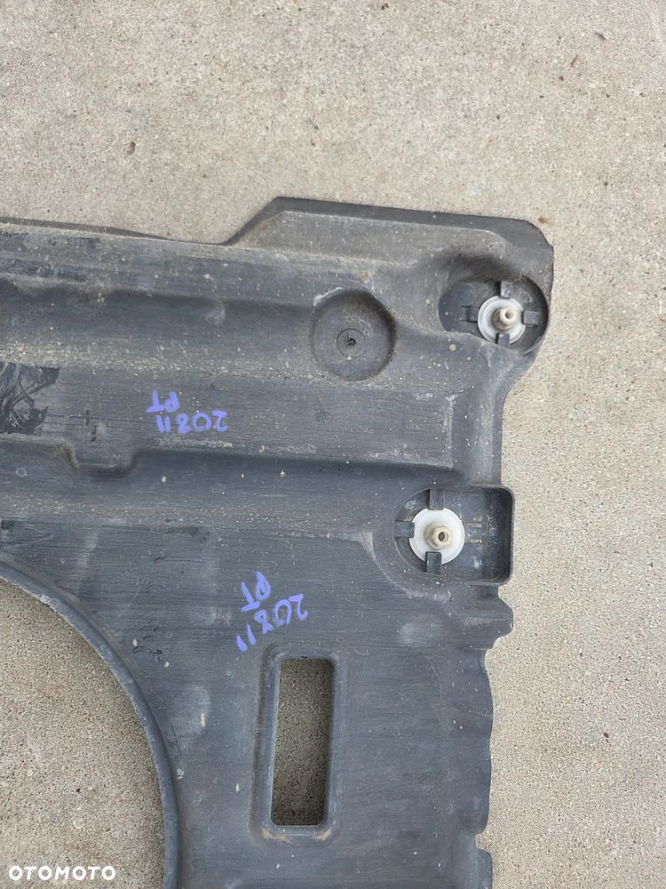 Osłona podwozia prawa tylna Peugeot 208 II  9823546880 - 7