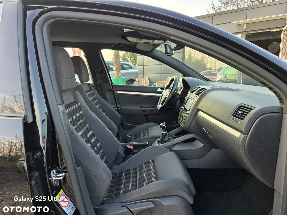 Volkswagen Golf 2.0 GTI - 32
