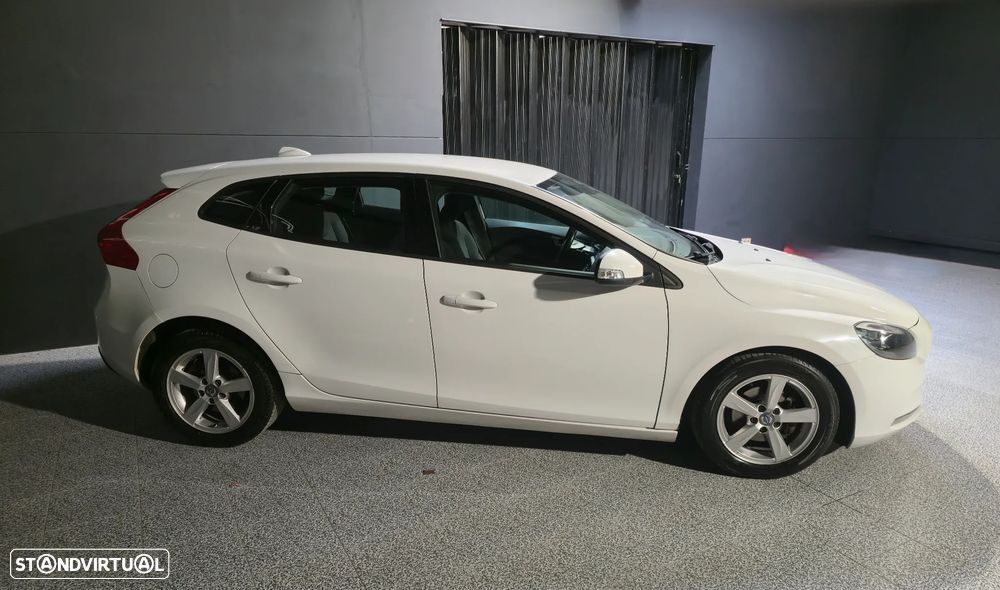 Volvo V40 2.0 D2 Kinetic - 9