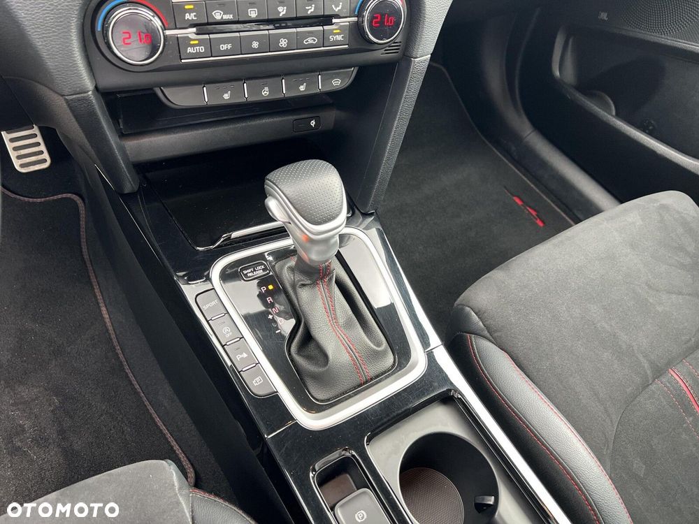 Kia ProCeed - 14