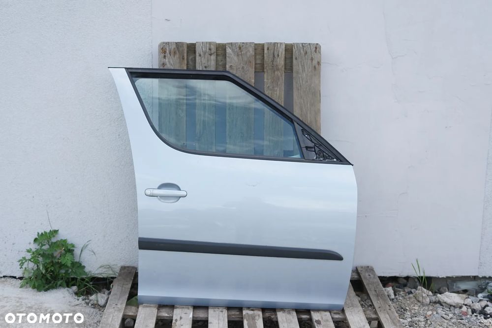 Drzwi przód przednie prawe Skoda Roomster 9452 - 1