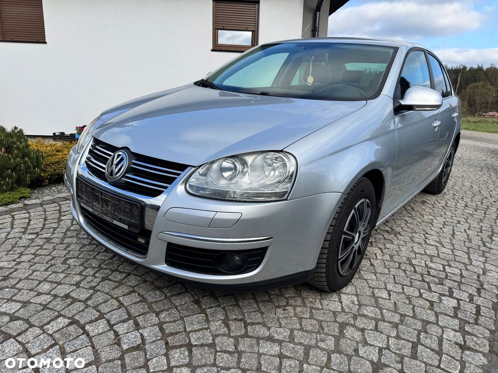 Volkswagen Jetta - 3
