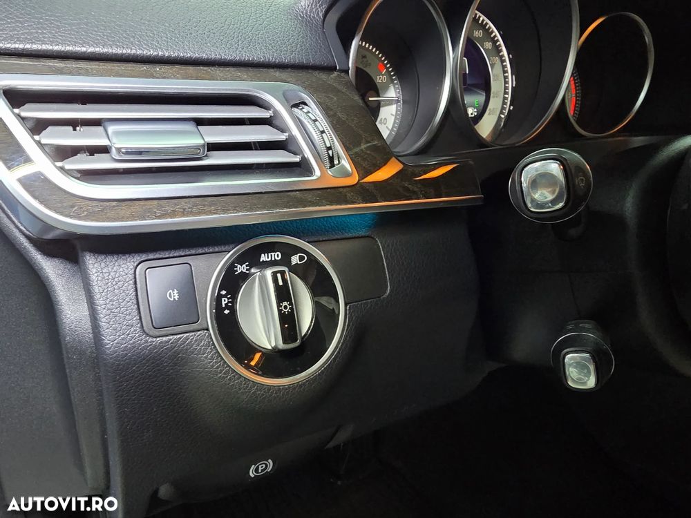 Mercedes-Benz E 220 BlueTEC 9G-TRONIC Avantgarde - 27
