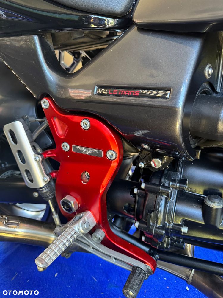Moto Guzzi V11 - 14