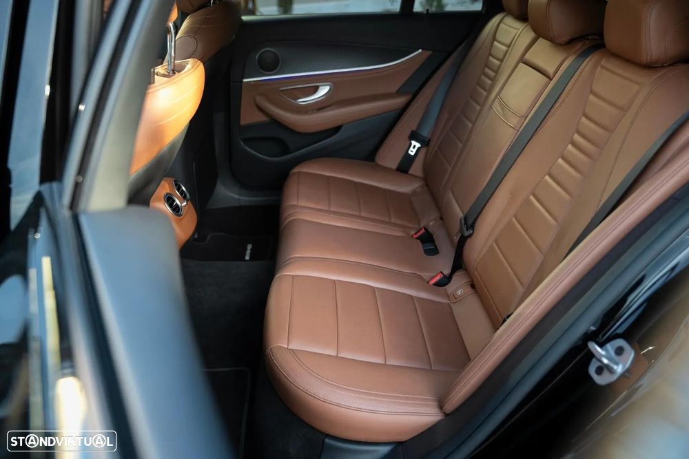 Mercedes-Benz E 300 de 4Matic 9G-TRONIC AMG Line - 34