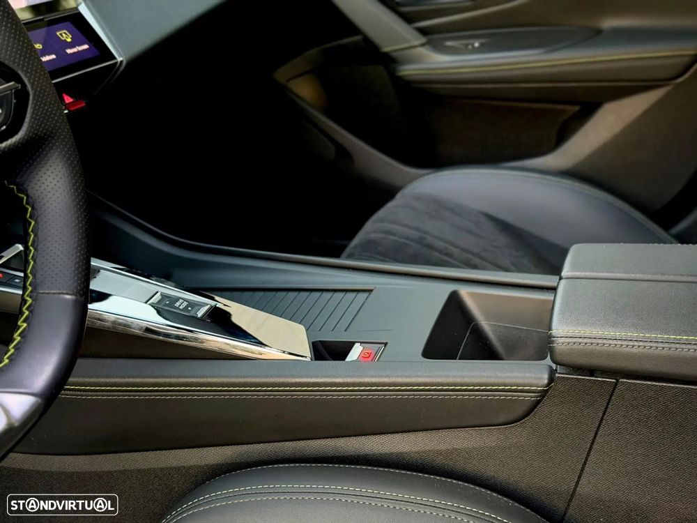 Peugeot 308 1.6 Hybrid GT Pack e-EAT8 - 32