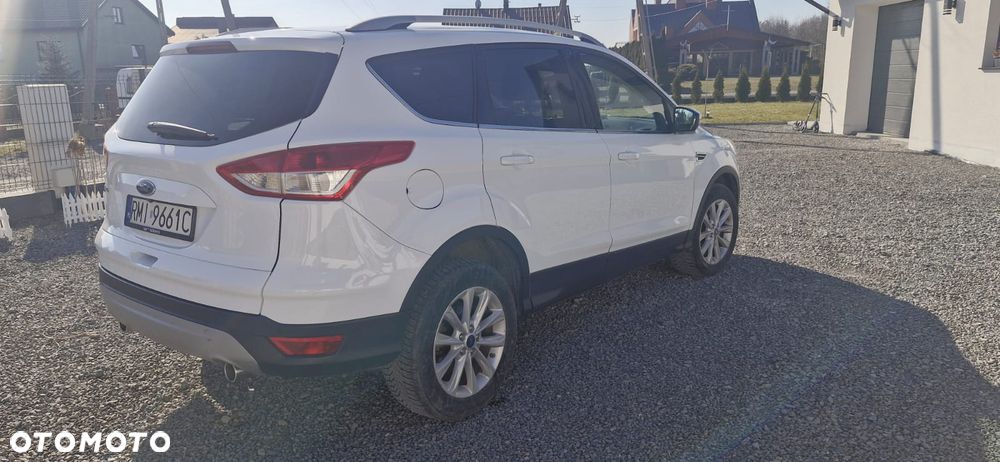 Ford Kuga 2.0 TDCi 2x4 Titanium - 4