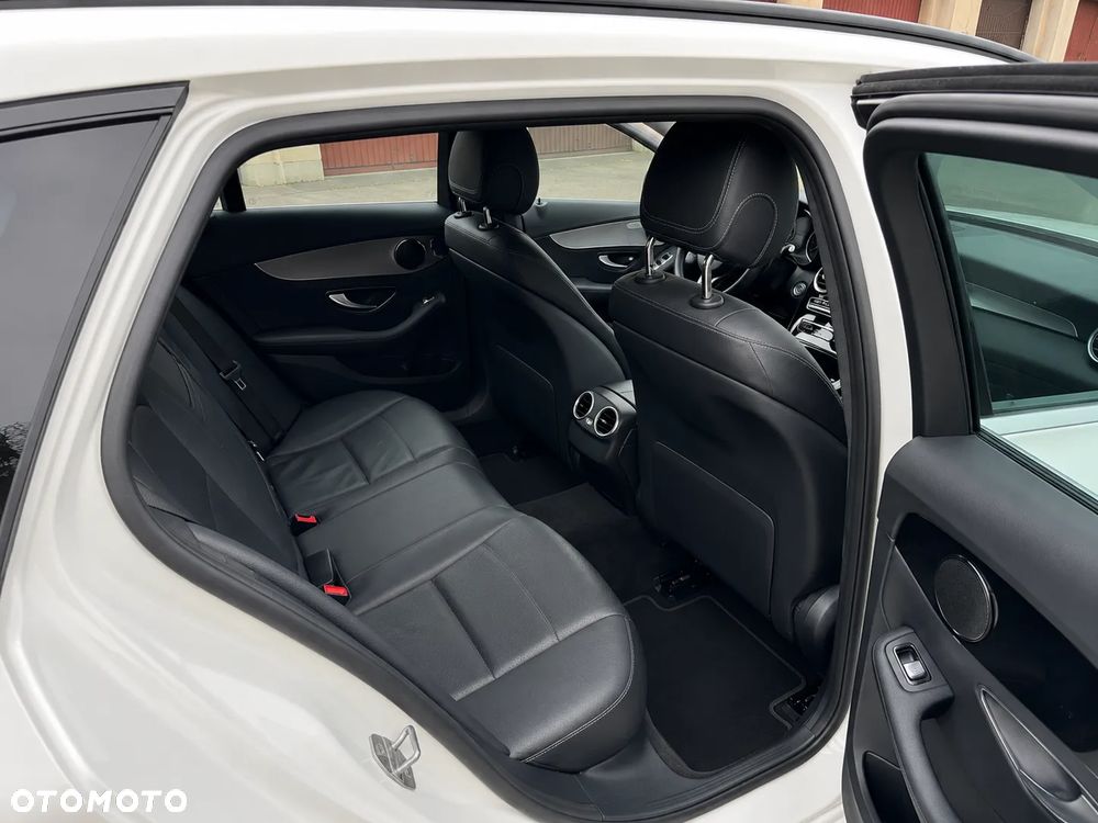 Mercedes-Benz Klasa C 200 d 9G-TRONIC - 27