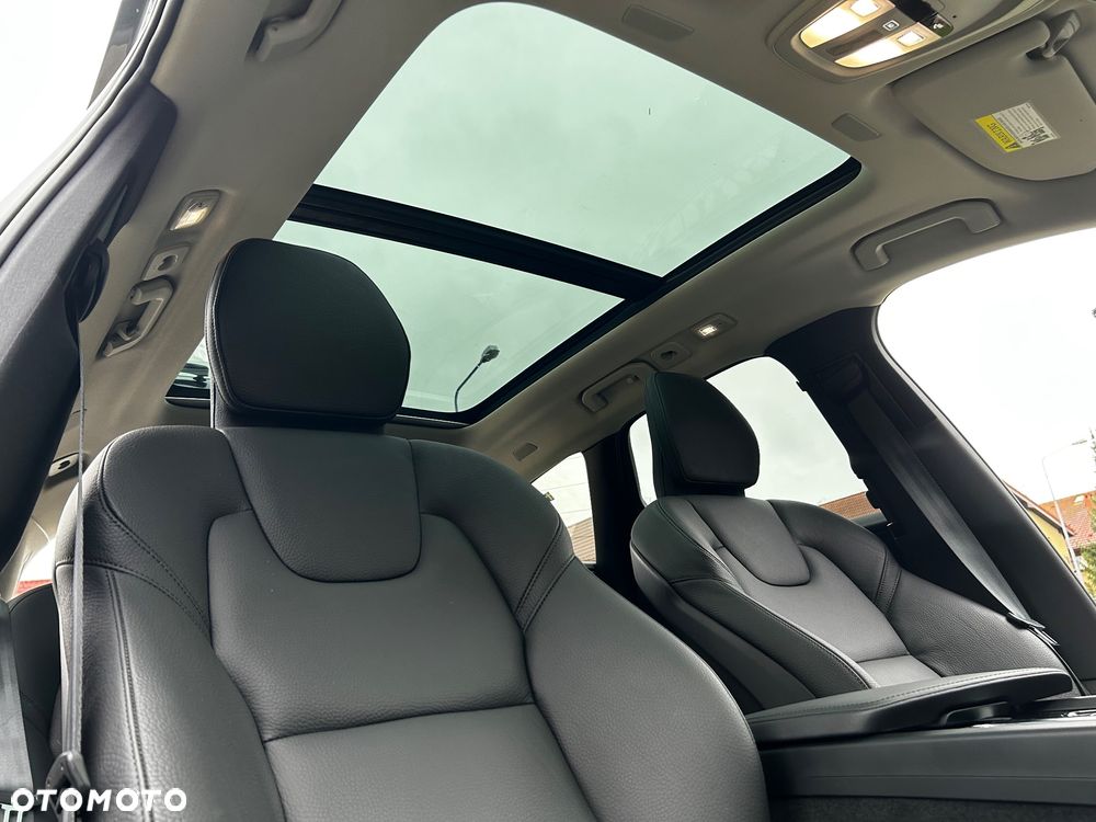 Volvo XC 60 T8 AWD Recharge Geartronic RDesign - 35