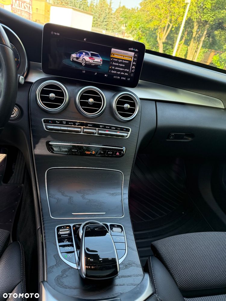 Mercedes-Benz Klasa C 300 d 4MATIC 9G-TRONIC - 18