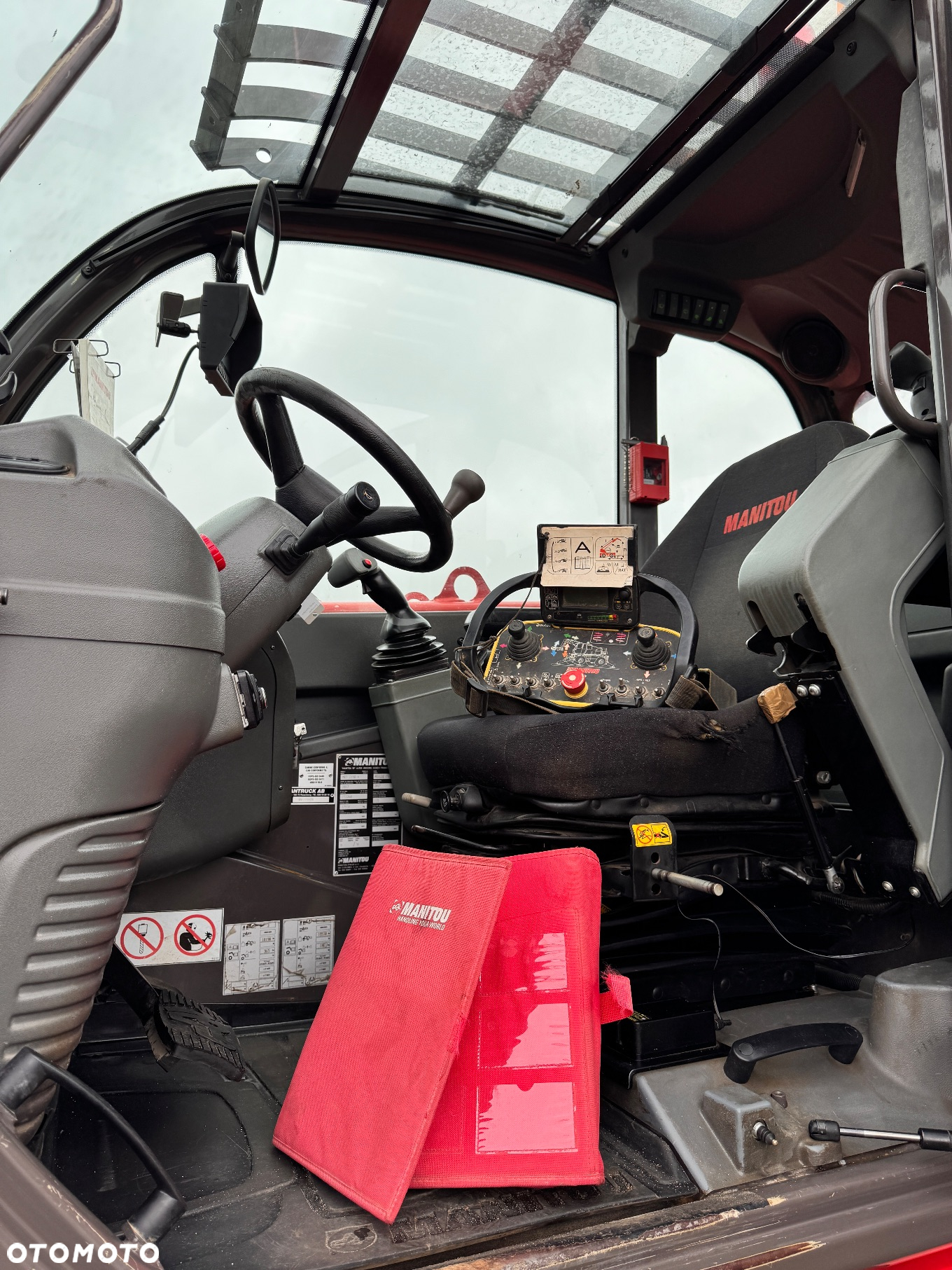 Manitou MRT2150 + 4ST - 9