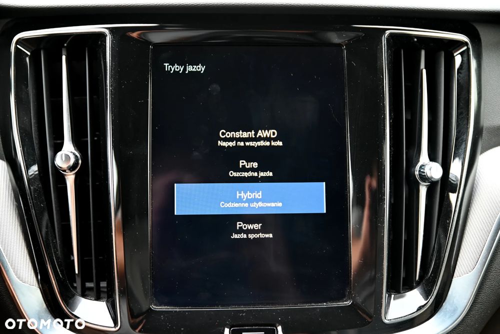 Volvo V60 T8 AWD Recharge Geartronic RDesign - 37