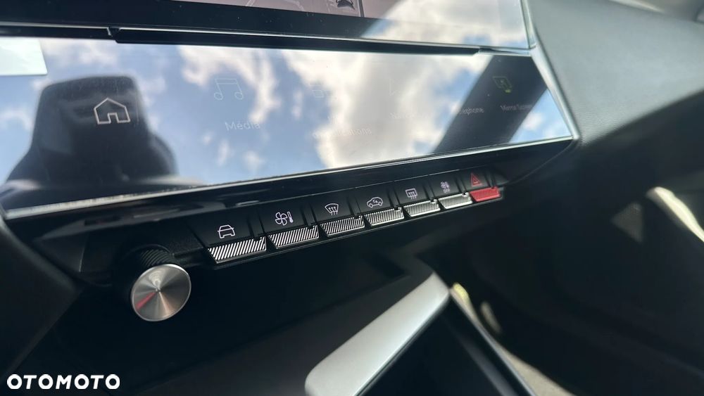 Peugeot 308 1.2 mHEV GT S&S e-DCS6 - 13