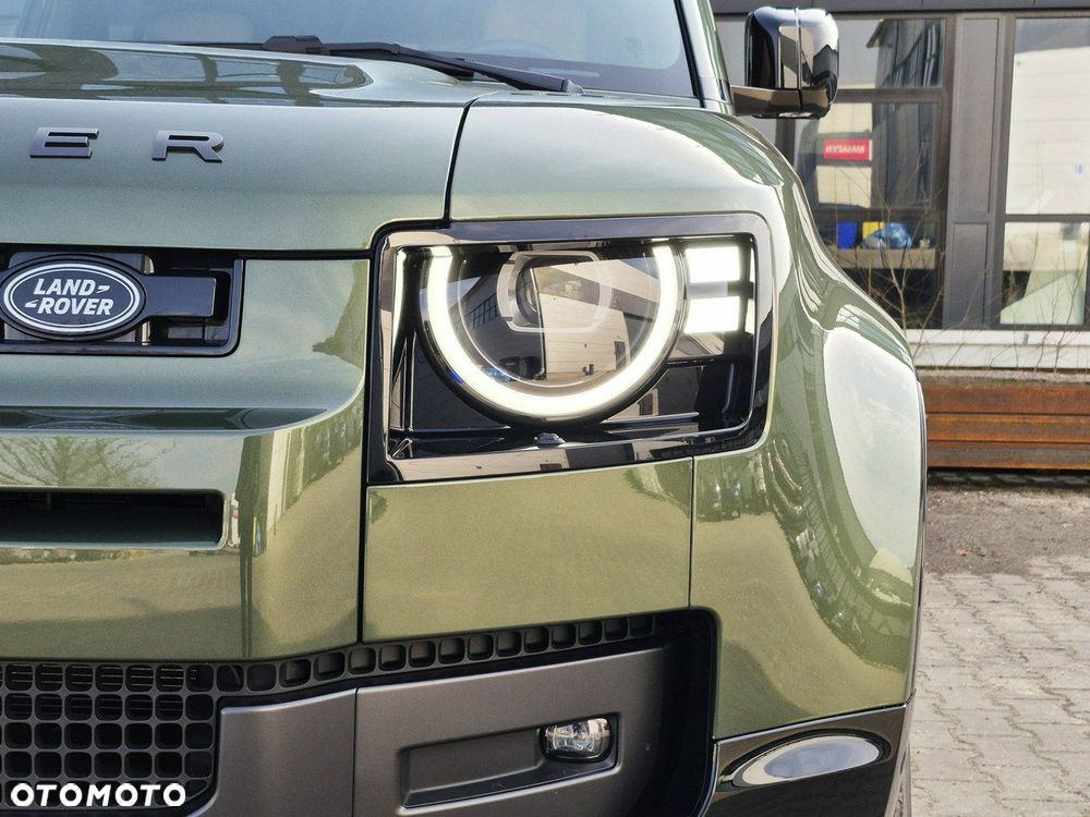 Land Rover Defender - 16