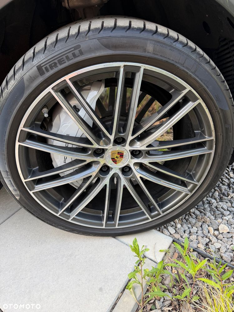 Porsche Cayenne Turbo - 17