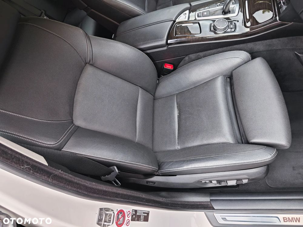 BMW Seria 5 520d xDrive Luxury Line - 24