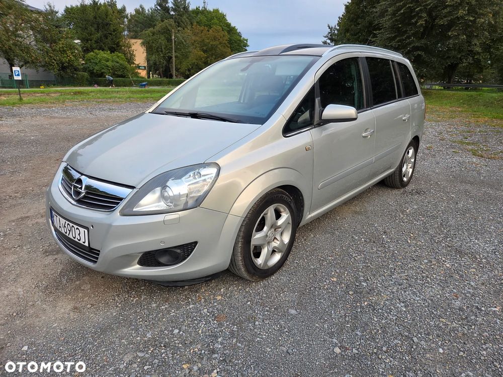 Opel Zafira 1.8 Cosmo Easytronic - 1