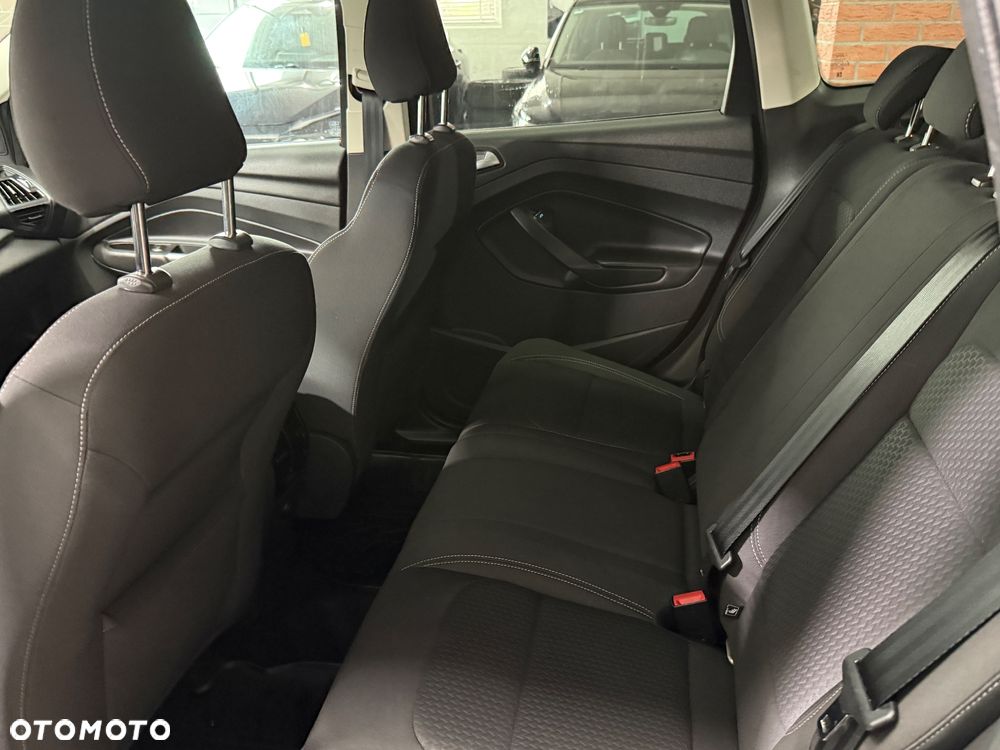 Ford Kuga 1.5 EcoBoost 2x4 Titanium - 14