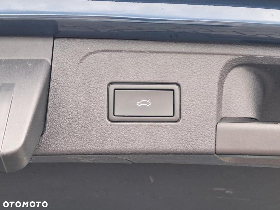 Volkswagen Passat - 12