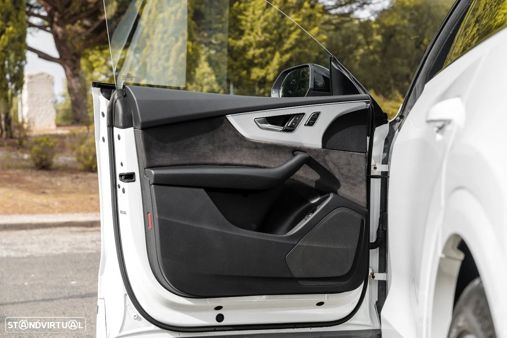 Audi Q8 50 TDI quattro Tiptronic - 14