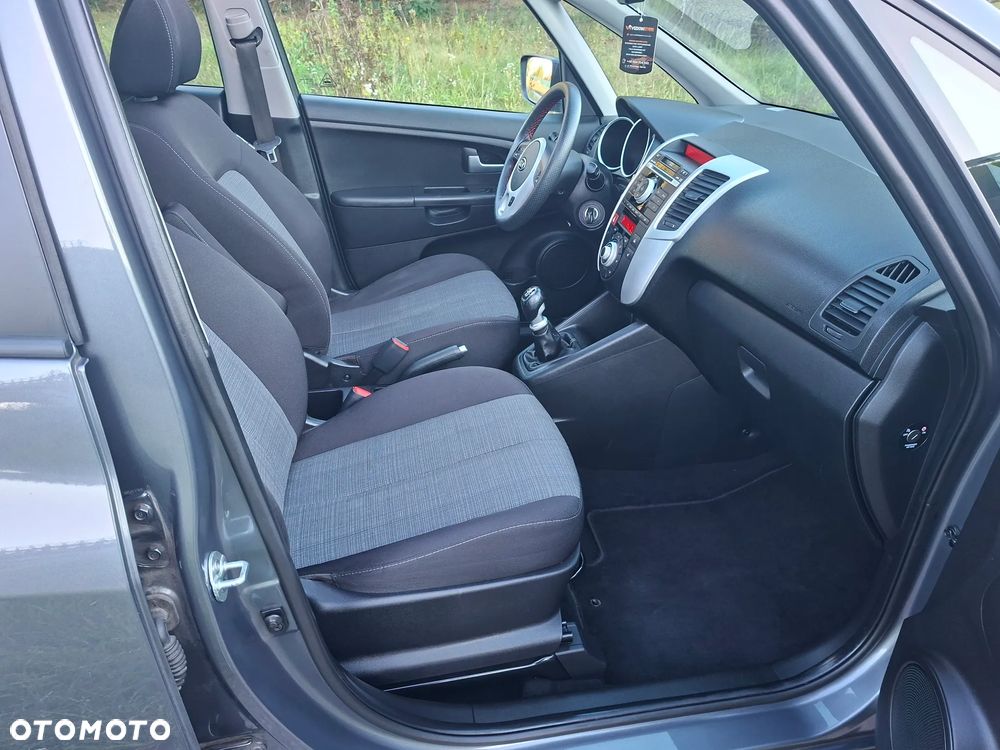 Kia Venga 1.4 CVVT Titanium Collection - 23