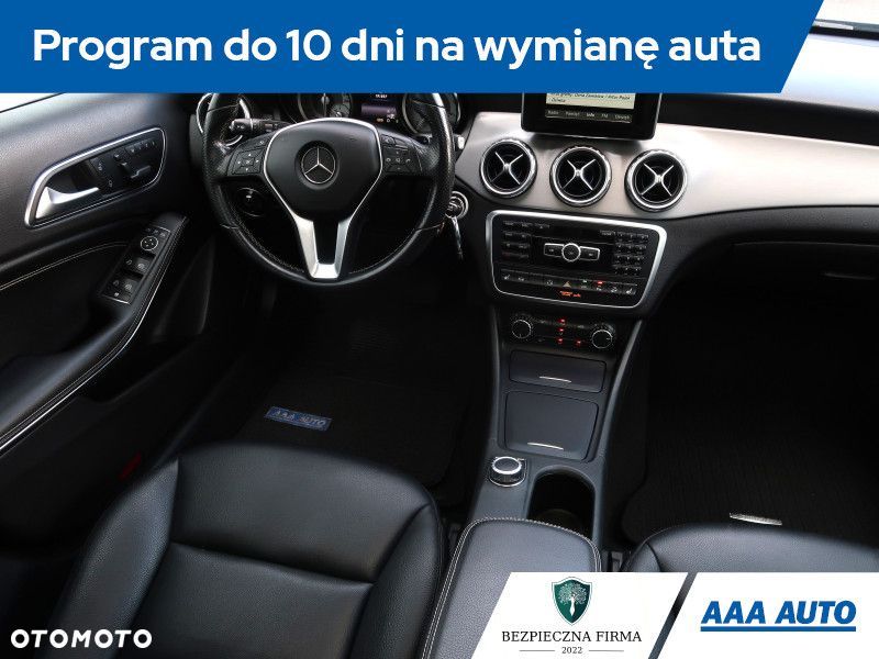 Mercedes-Benz GLA - 8