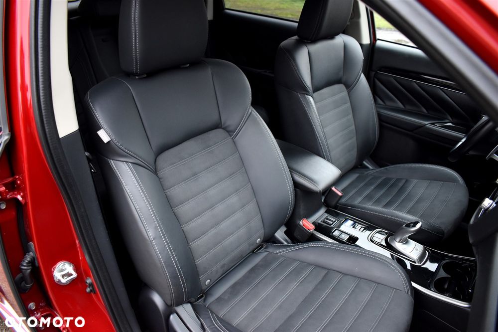 Mitsubishi Outlander Intense + - 24