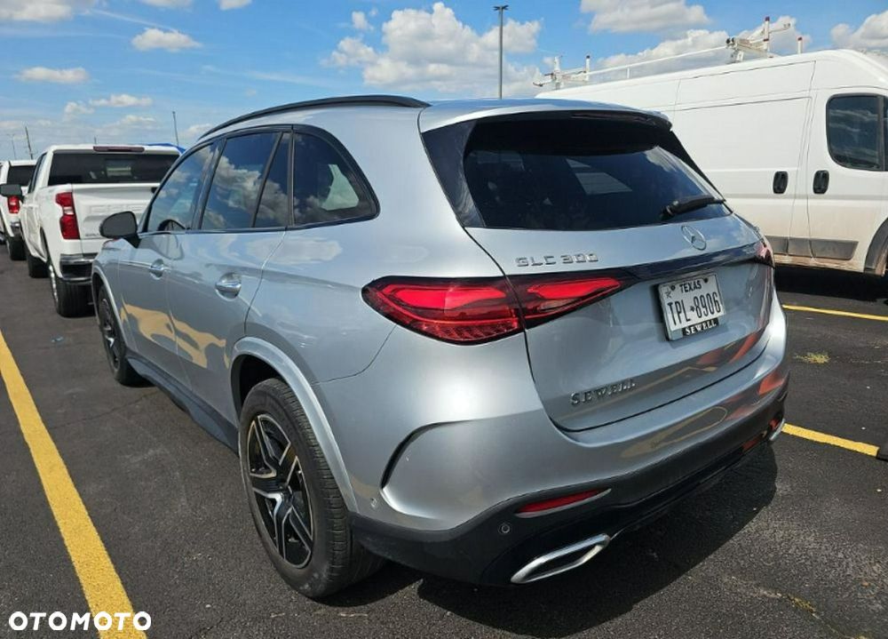 Mercedes-Benz GLC 300 4Matic 9G-TRONIC AMG Line - 5