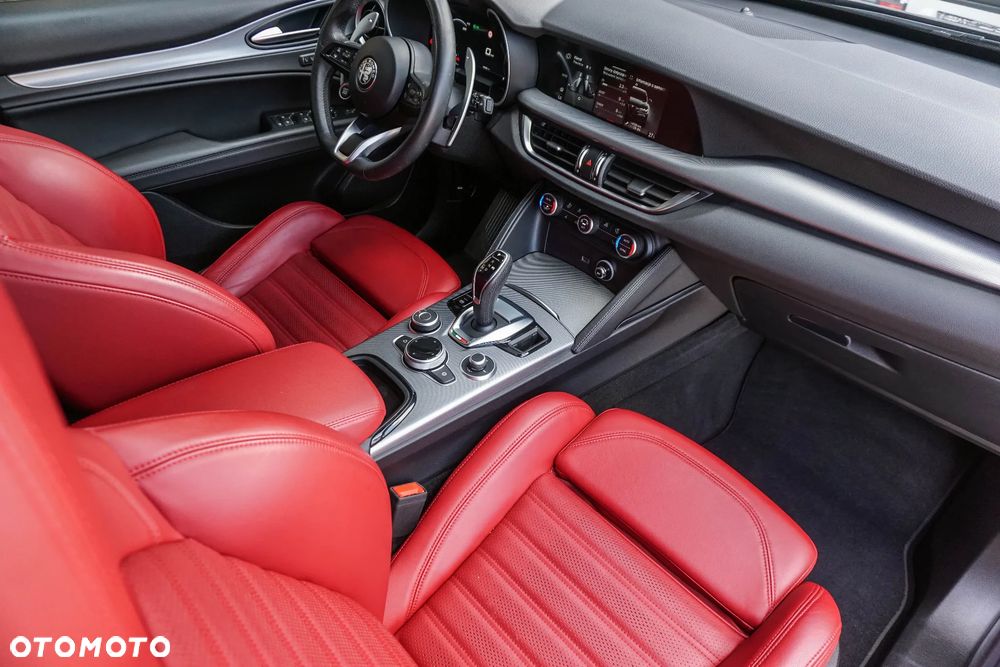 Alfa Romeo Stelvio 2.0 Turbo Veloce Q4 - 37