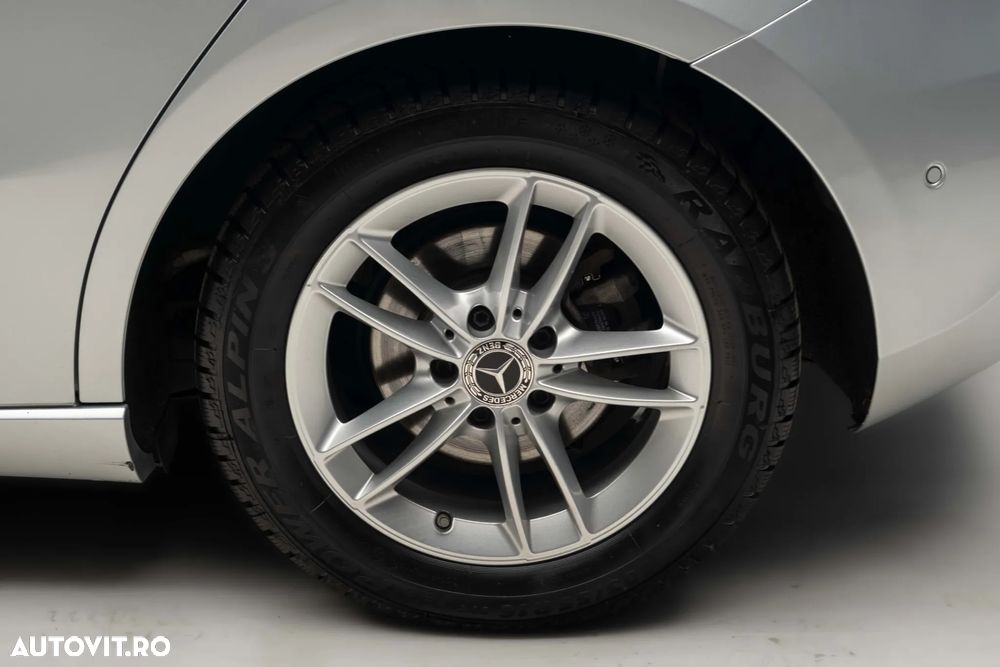 Mercedes-Benz A 180 d Sedan 7G-DCT Style - 10