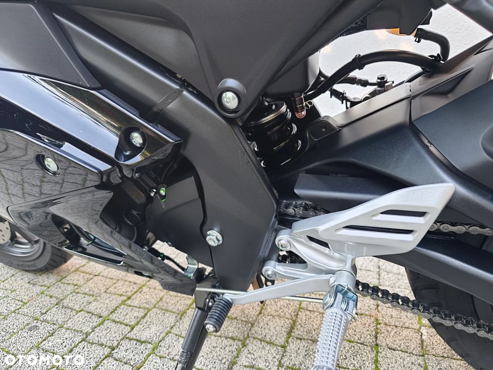 Yamaha YZF - 24
