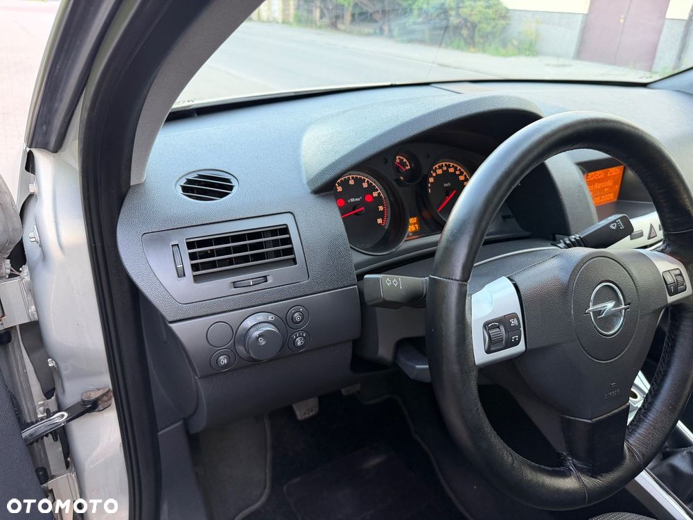 Opel Astra 1.6 Exklusiv - 9