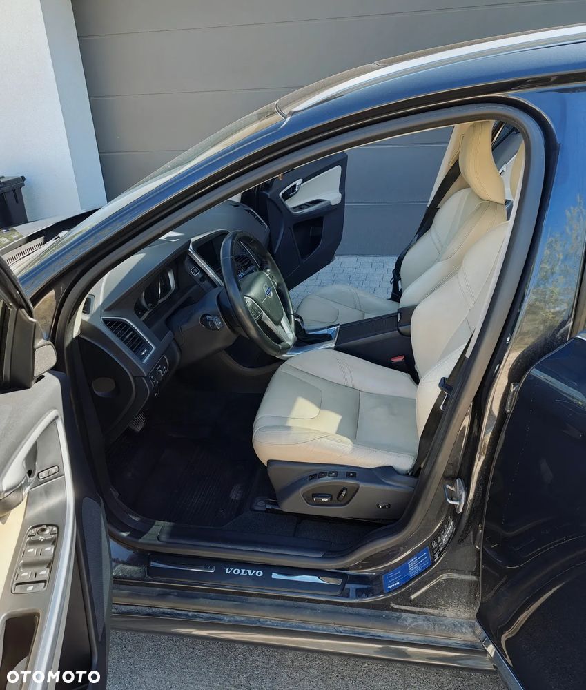 Volvo XC 60 D4 AWD Summum - 2
