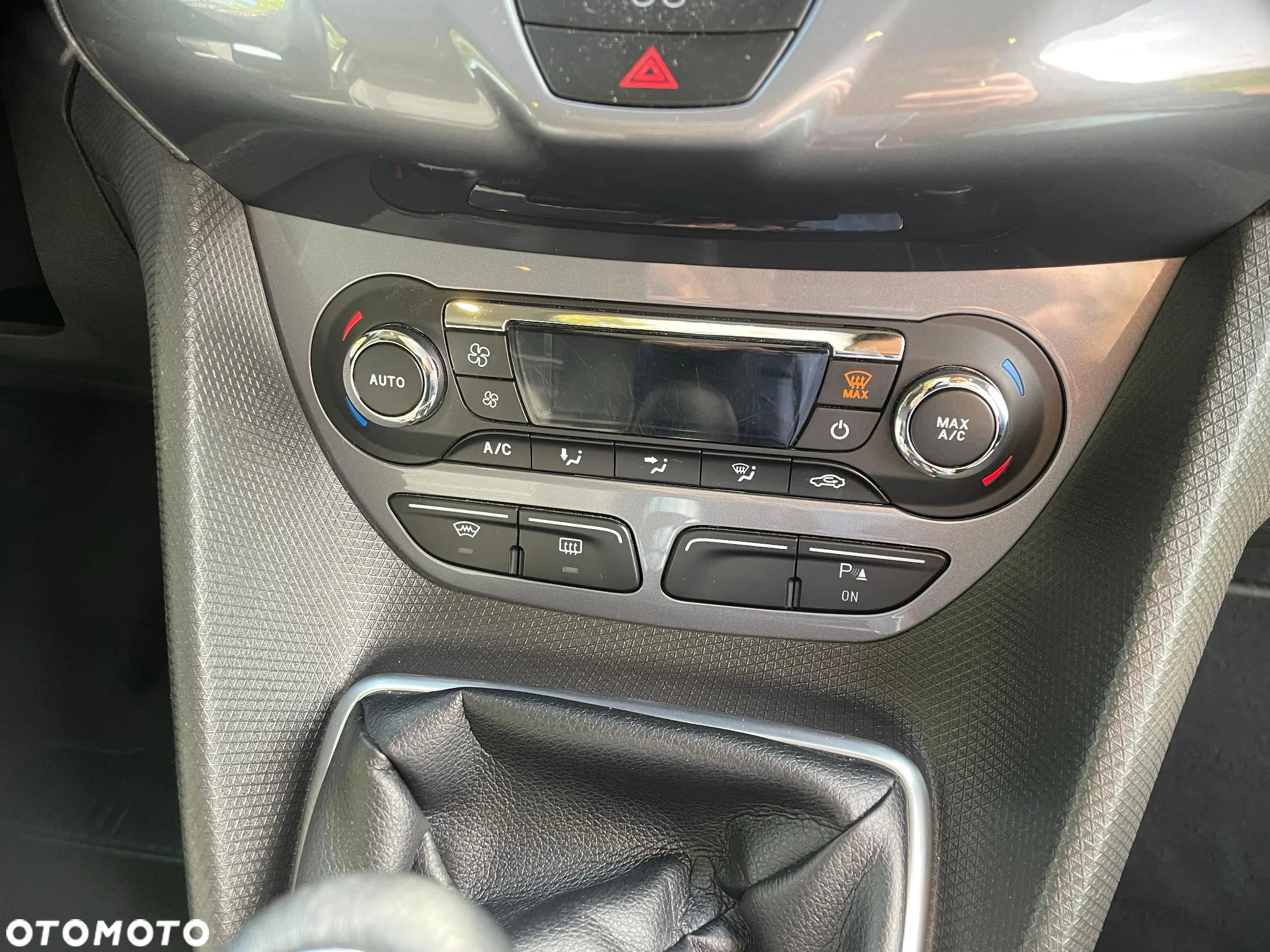 Ford Tourneo Connect - 15