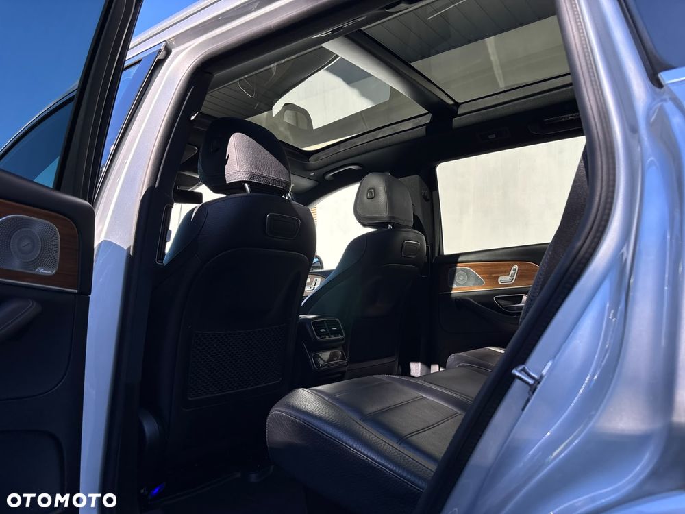 Mercedes-Benz GLS - 38