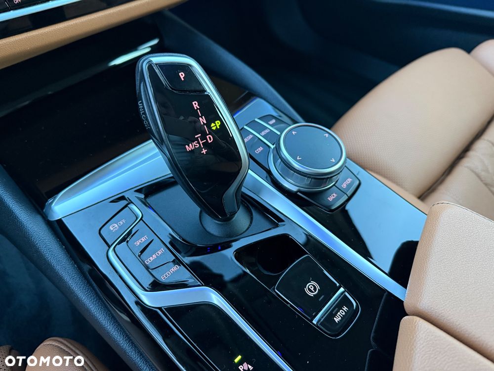 BMW Seria 5 520d M Sport Edition - 32